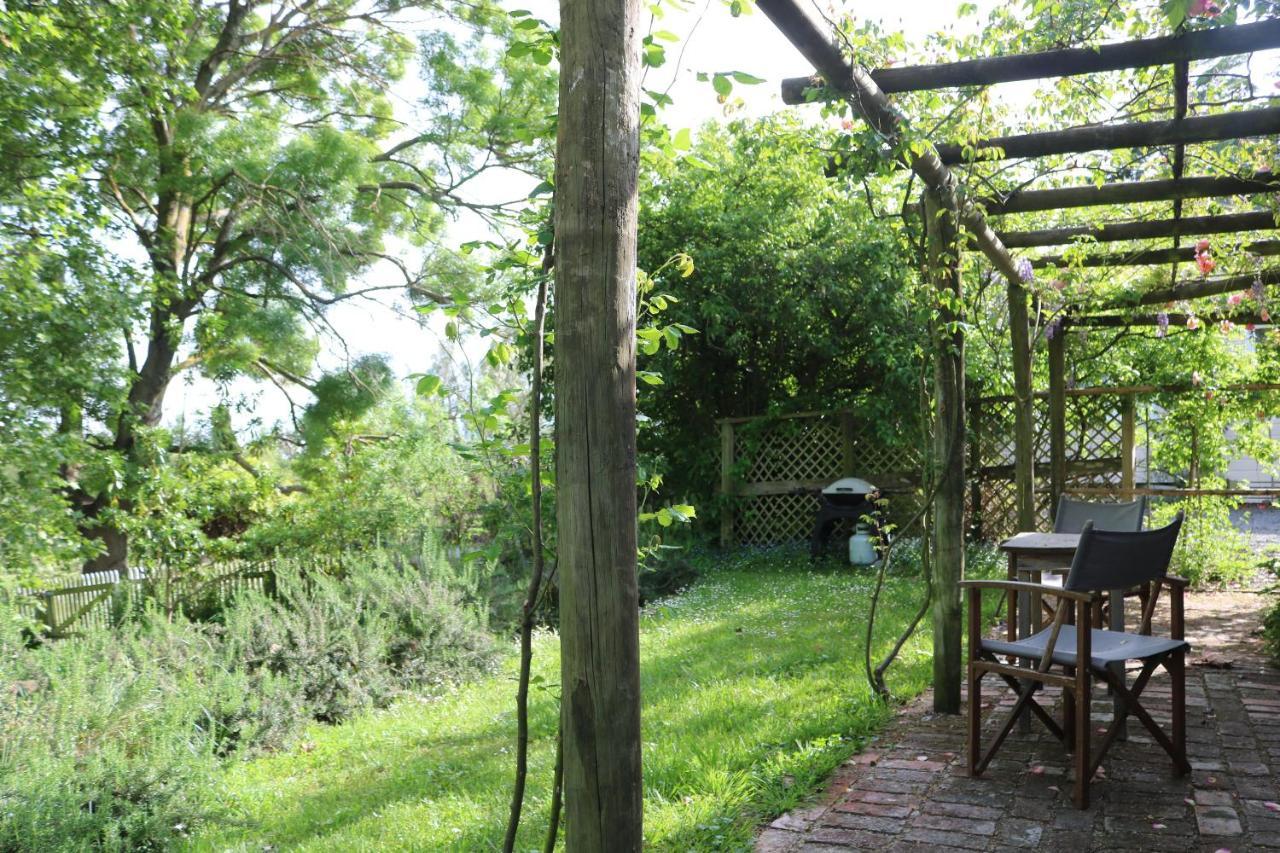 The Leafy Flat Apartamento Havelock North Exterior foto